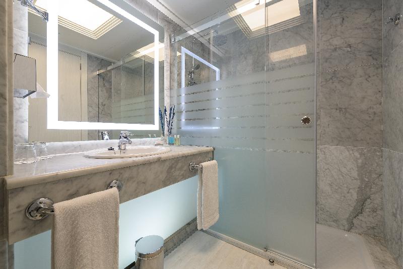 غرفة ديلوكس, Santemar