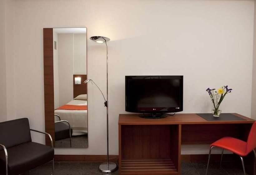 غرفة قياسية ثلاثية, Txartel