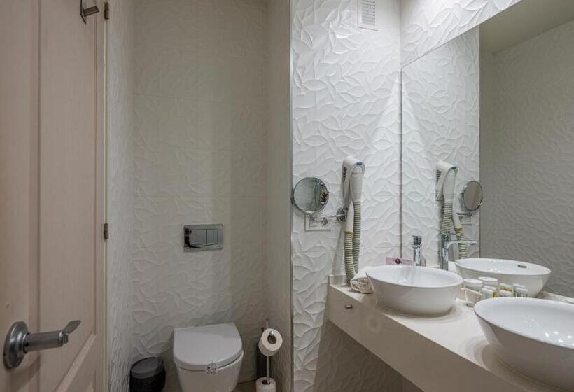 ジュニアスイート, On Hotels Oceanfront - Adults Designed