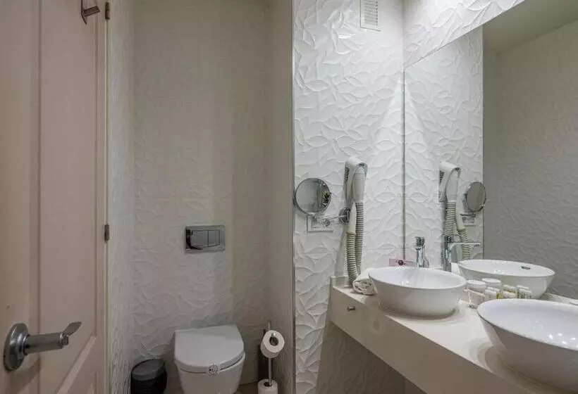 ジュニアスイート, On Hotels Oceanfront - Adults Designed