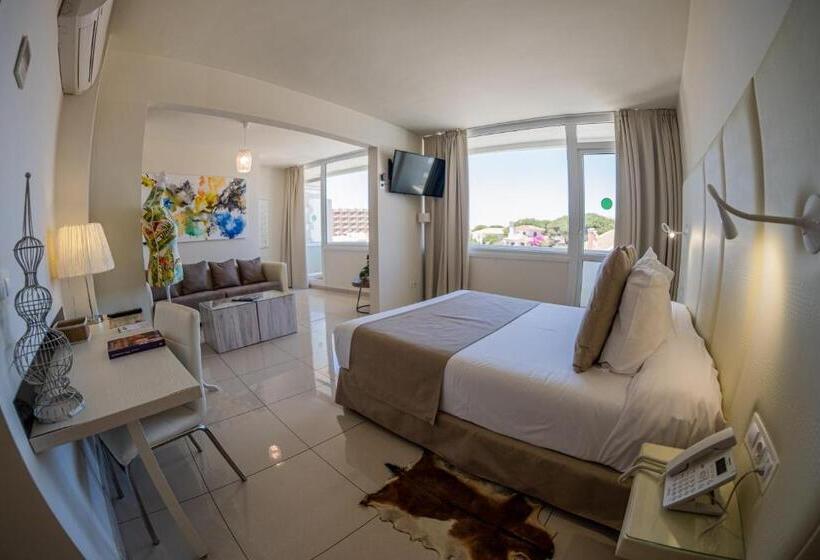 سوییت جونیور, On Hotels Oceanfront - Adults Designed