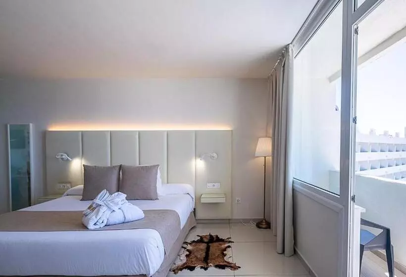 オーシャンビュージュニアスイート, On Hotels Oceanfront - Adults Designed