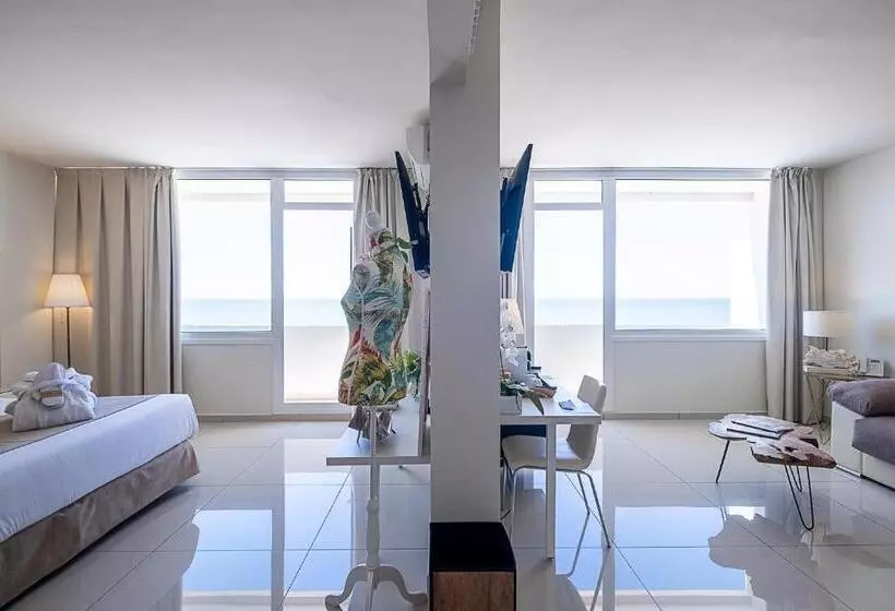 オーシャンビュージュニアスイート, On Hotels Oceanfront - Adults Designed