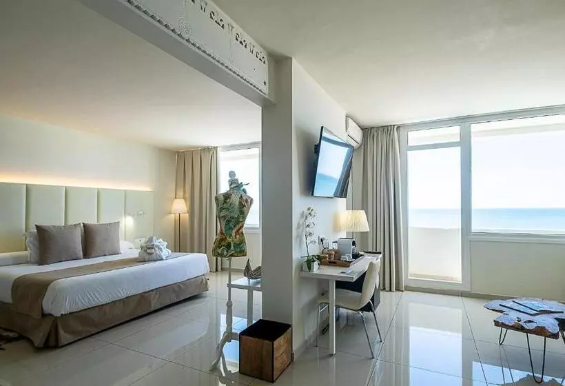 オーシャンビュージュニアスイート, On Hotels Oceanfront - Adults Designed