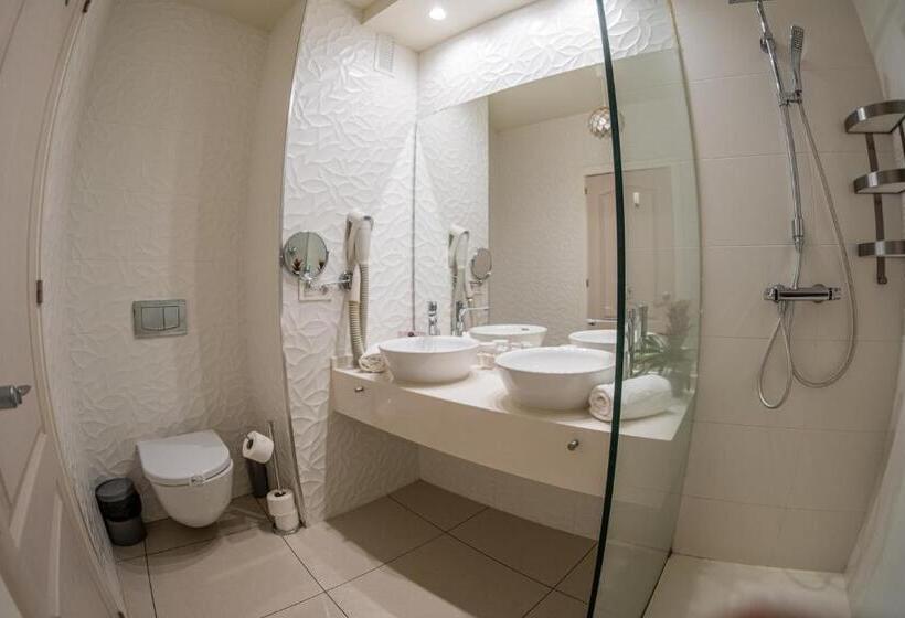 デラックスルーム, On Hotels Oceanfront - Adults Designed