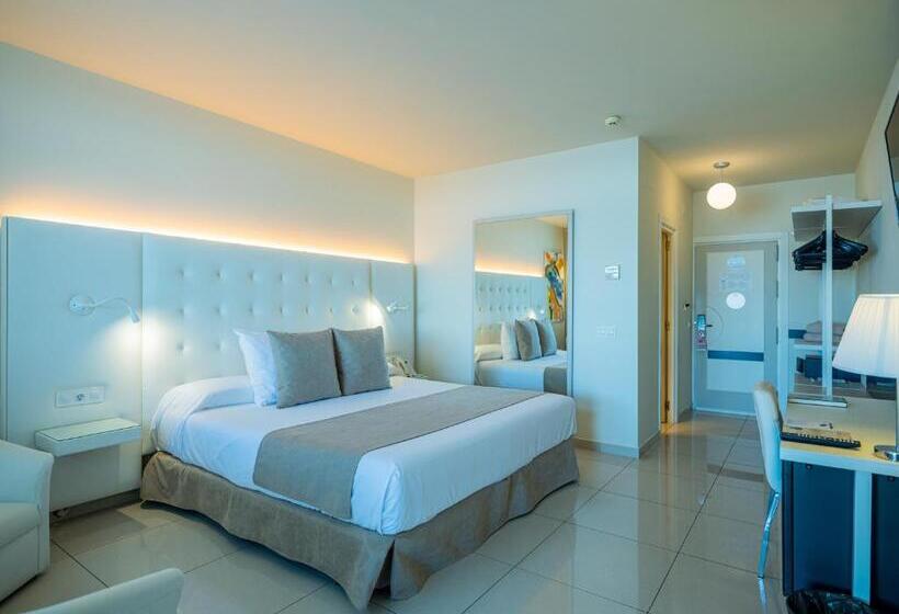 キングサイズベッドのデラックスルーム, On Hotels Oceanfront - Adults Designed