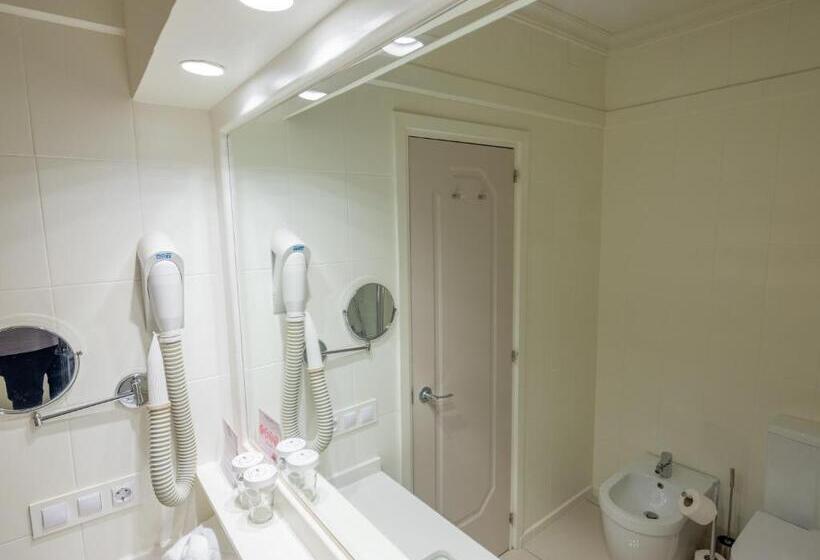 キングサイズベッドのデラックスルーム, On Hotels Oceanfront - Adults Designed