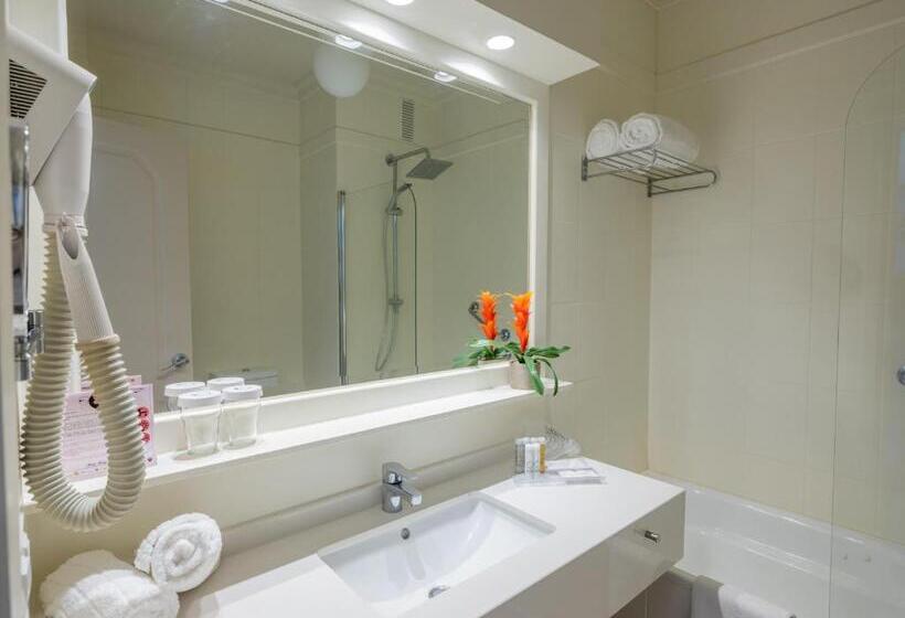 キングサイズベッドのデラックスルーム, On Hotels Oceanfront - Adults Designed