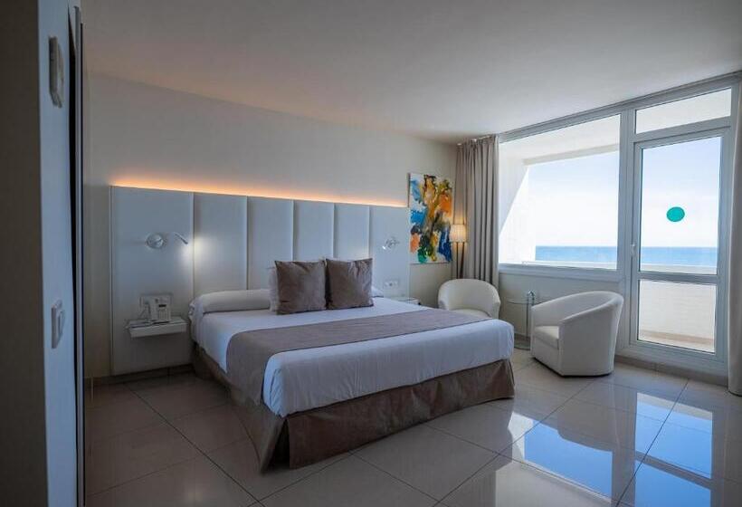اتاق سوپریور با تخت بزرگ, On Hotels Oceanfront - Adults Designed