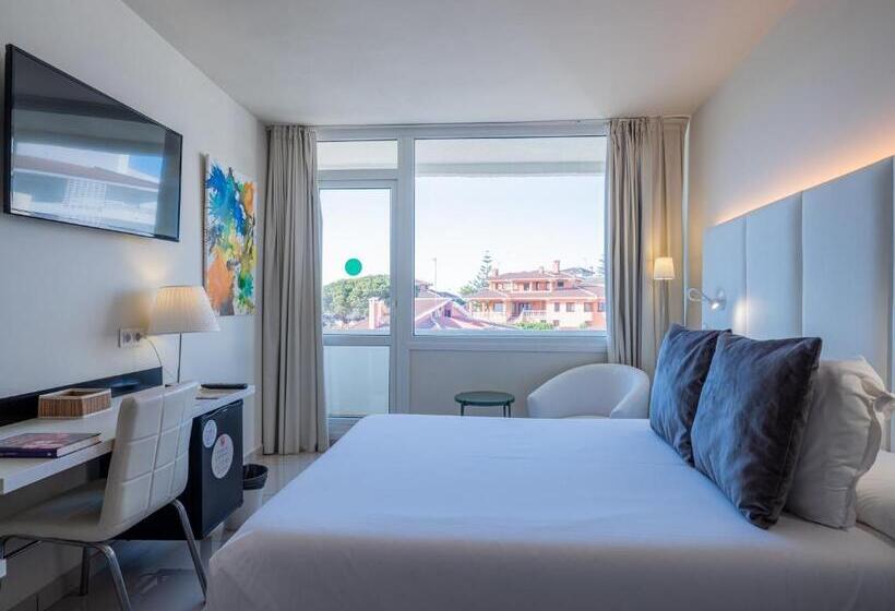 اتاق اکونومی, On Hotels Oceanfront - Adults Designed
