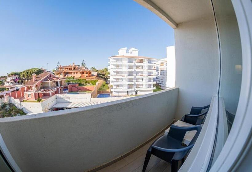 اتاق اکونومی, On Hotels Oceanfront - Adults Designed