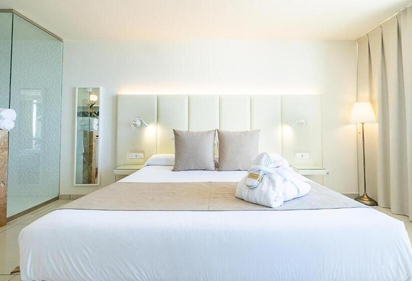 オーシャンビュージュニアスイート, On Hotels Oceanfront - Adults Designed