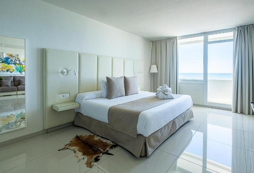 オーシャンビュージュニアスイート, On Hotels Oceanfront - Adults Designed