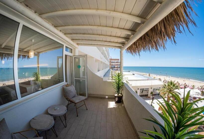 デラックスルーム, On Hotels Oceanfront - Adults Designed