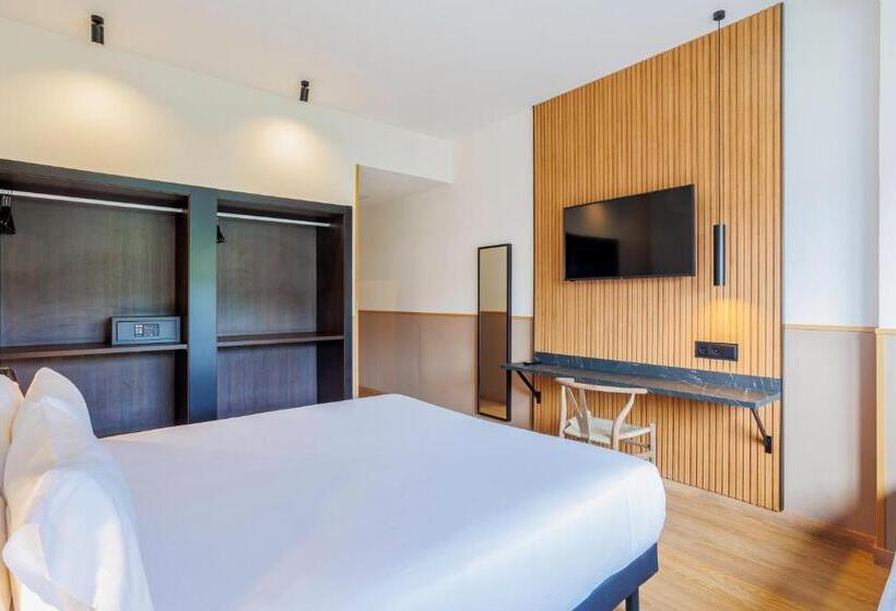 اتاق راحتی سه تخته, Acta Madfor