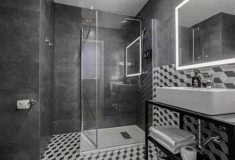 Habitación Comfort, Acta Madfor