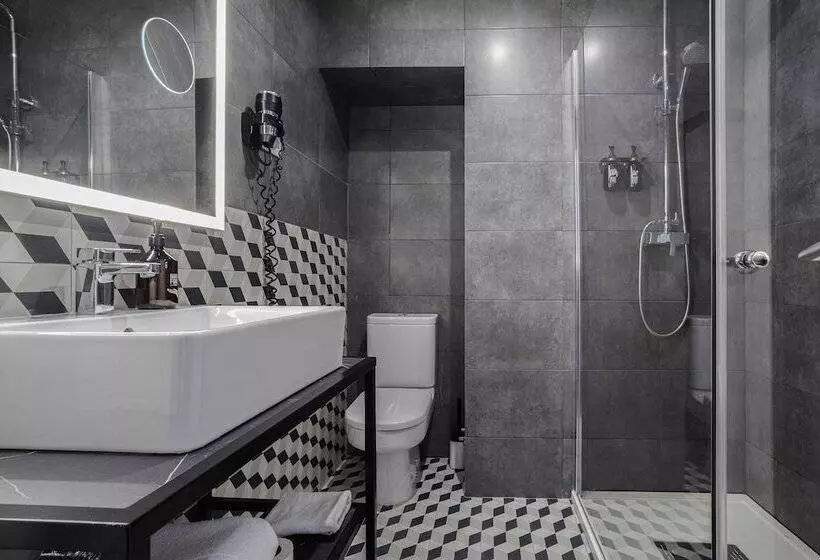 Habitación Comfort, Acta Madfor