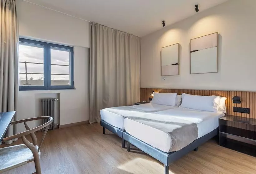 Standard Room, Acta Madfor