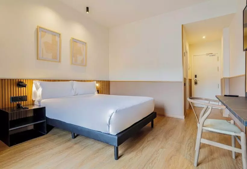 Standard Room, Acta Madfor