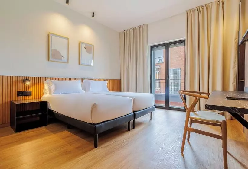 Superior Room, Acta Madfor
