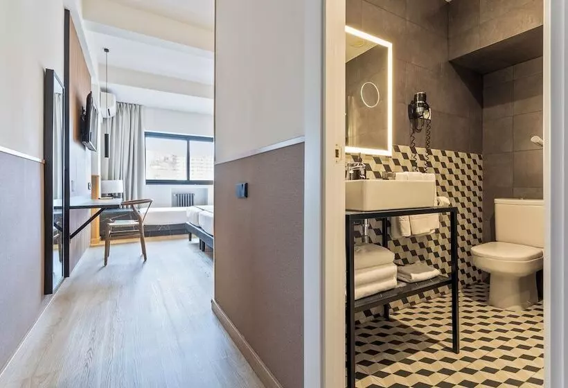 Standard Triple Room, Acta Madfor