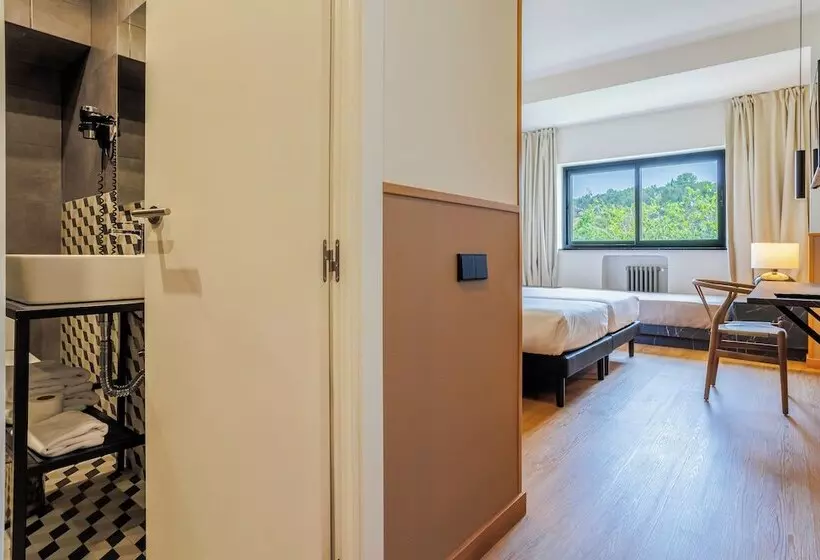 Standard Triple Room, Acta Madfor