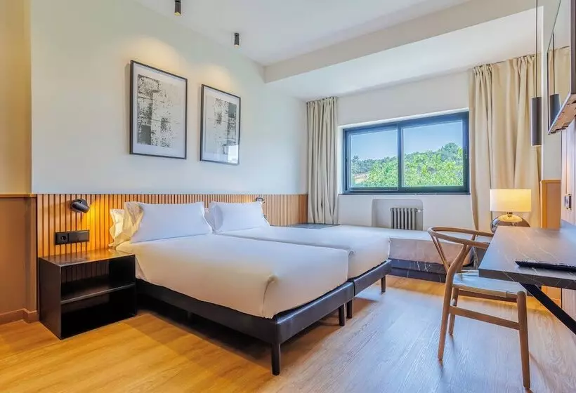 Standard Triple Room, Acta Madfor