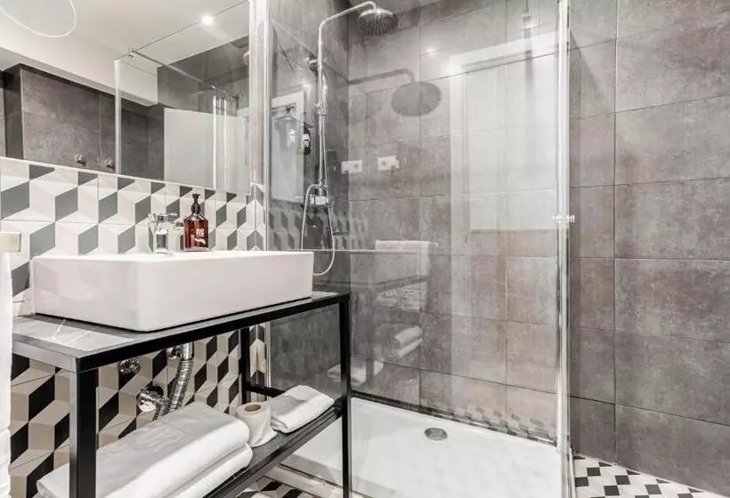 Superior Quadruple Room, Acta Madfor