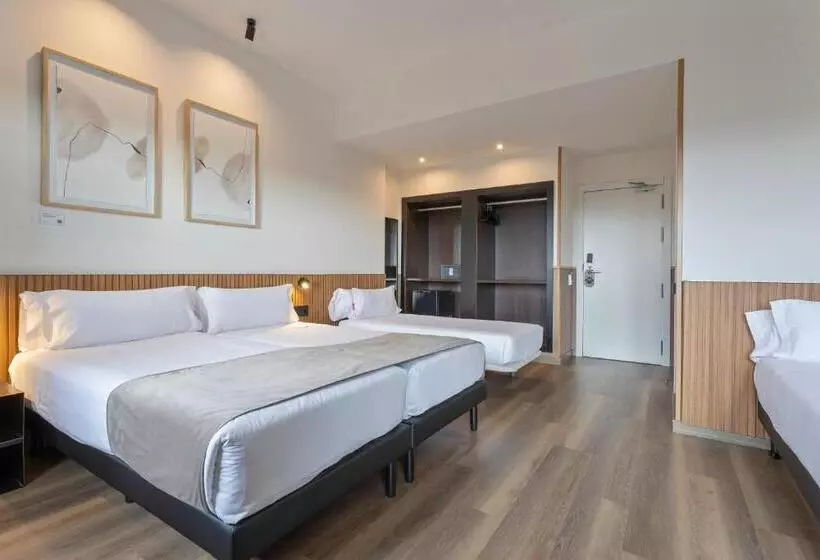 Superior Quadruple Room, Acta Madfor