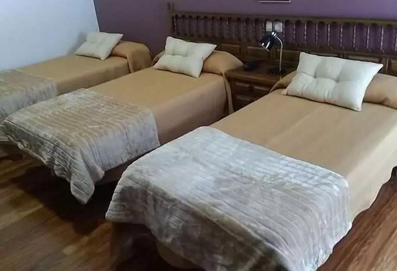 Standard Kolmen Hengen Huone, Ansuina