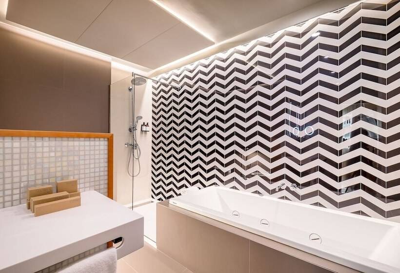 جناح جونيور, Barceló Murcia Siete Coronas