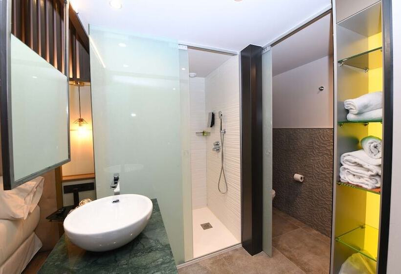 复式房间, Barcelo Ourense