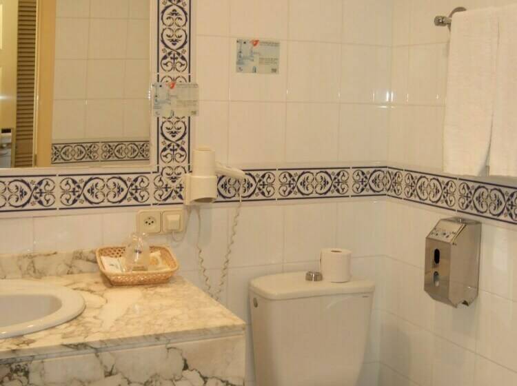 اتاق استاندارد سه نفره, Entresierras