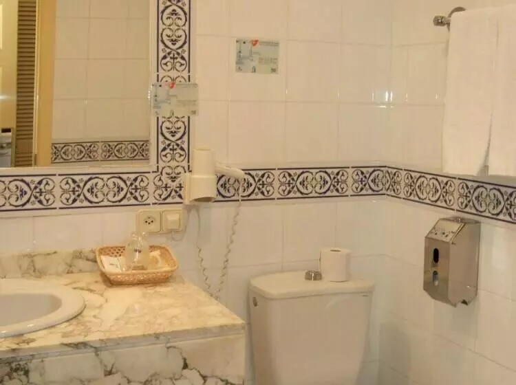 اتاق استاندارد سه نفره, Entresierras