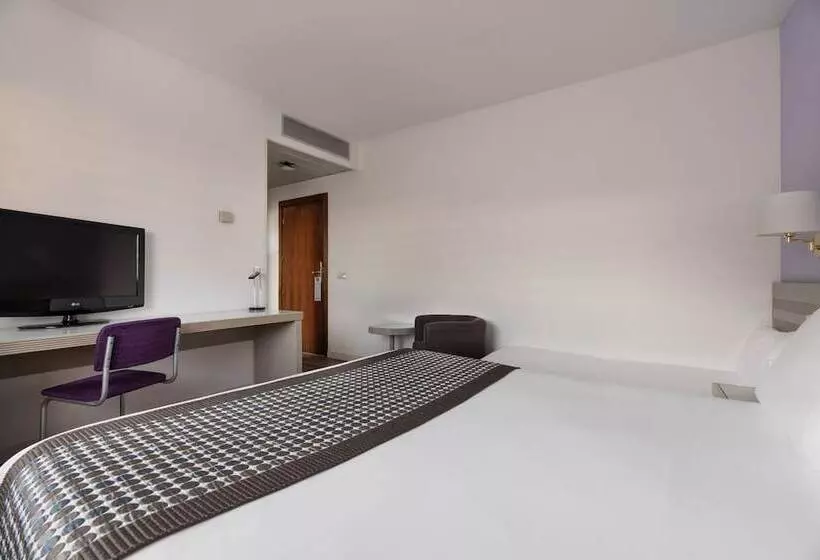 اتاق استاندارد سه نفره, Exe Salamanca