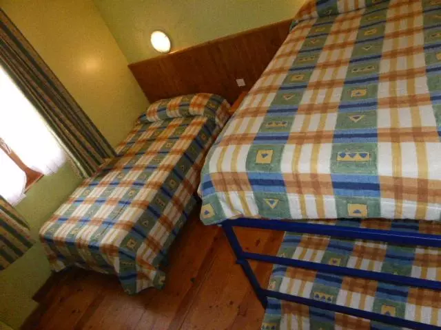 Economy Triple Room, Hipic