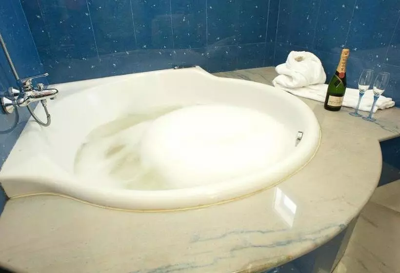 Suite Kingsize Bett, Holiday