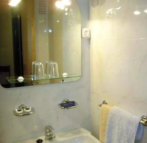 Chambre Standard Individuelle, La Parra