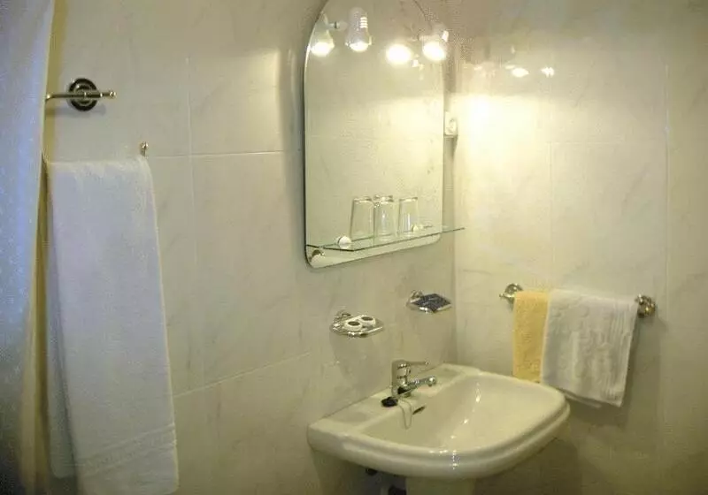 Chambre Standard Individuelle, La Parra