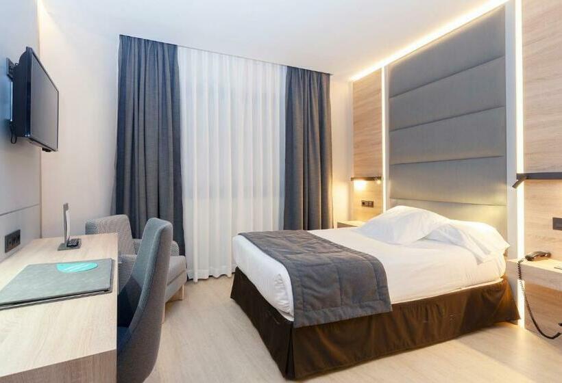 اتاق استاندارد یک نفره, Liabeny