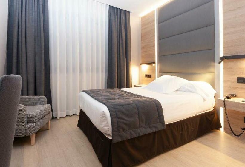 اتاق استاندارد یک نفره, Liabeny