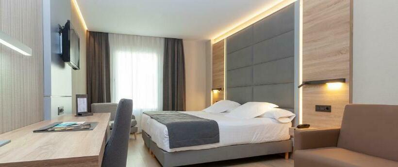 اتاق خانوادگی, Liabeny