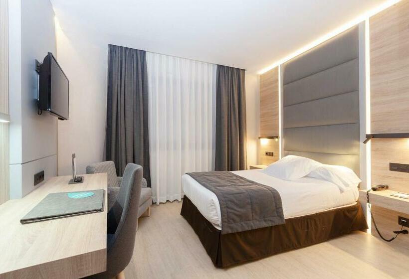 اتاق اکونومی یک تخته, Liabeny