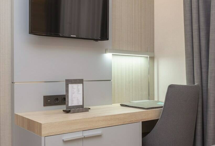 اتاق اکونومی یک تخته, Liabeny