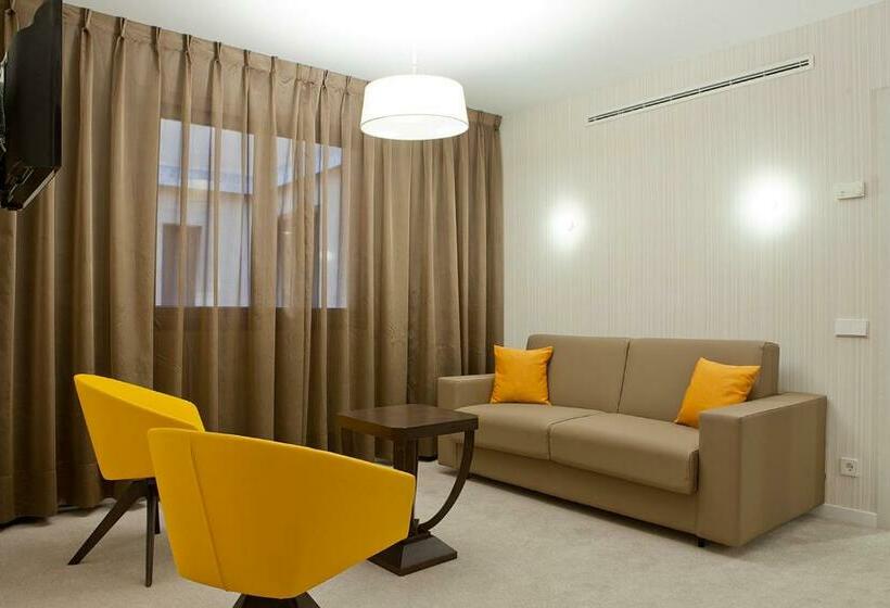 اتاق سوپریور, Liabeny