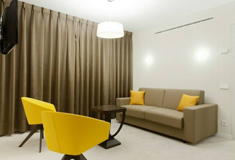 اتاق سوپریور, Liabeny