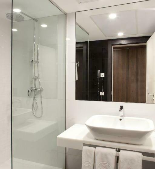 اتاق سوپریور خانوادگی, Liabeny