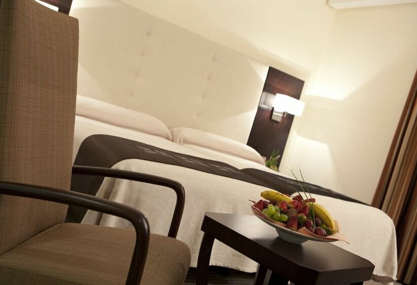 اتاق اکونومی, Liabeny