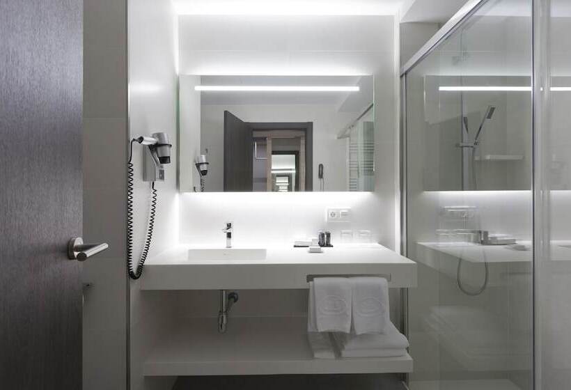 سوییت جونیور, Liabeny