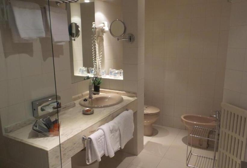 اتاق استاندارد یک نفره, Moderno Puerta Del Sol